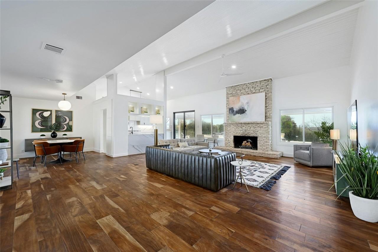 5700 Penick Drive - Photo 3 of 40