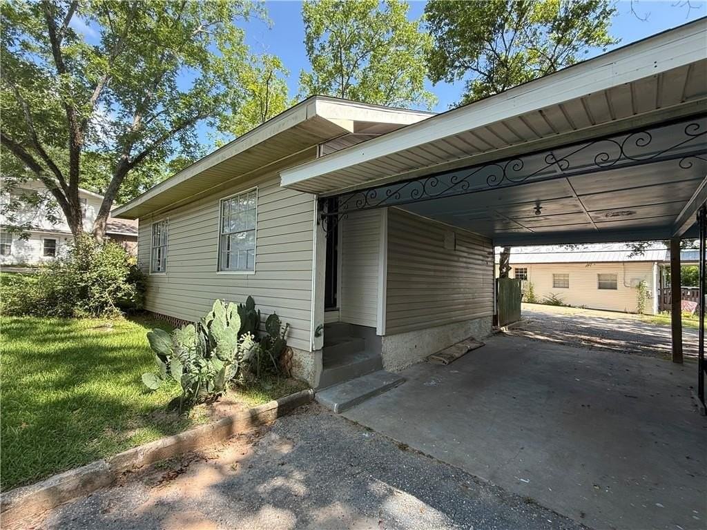 4910 Rainbow Cir - Photo 2 of 11