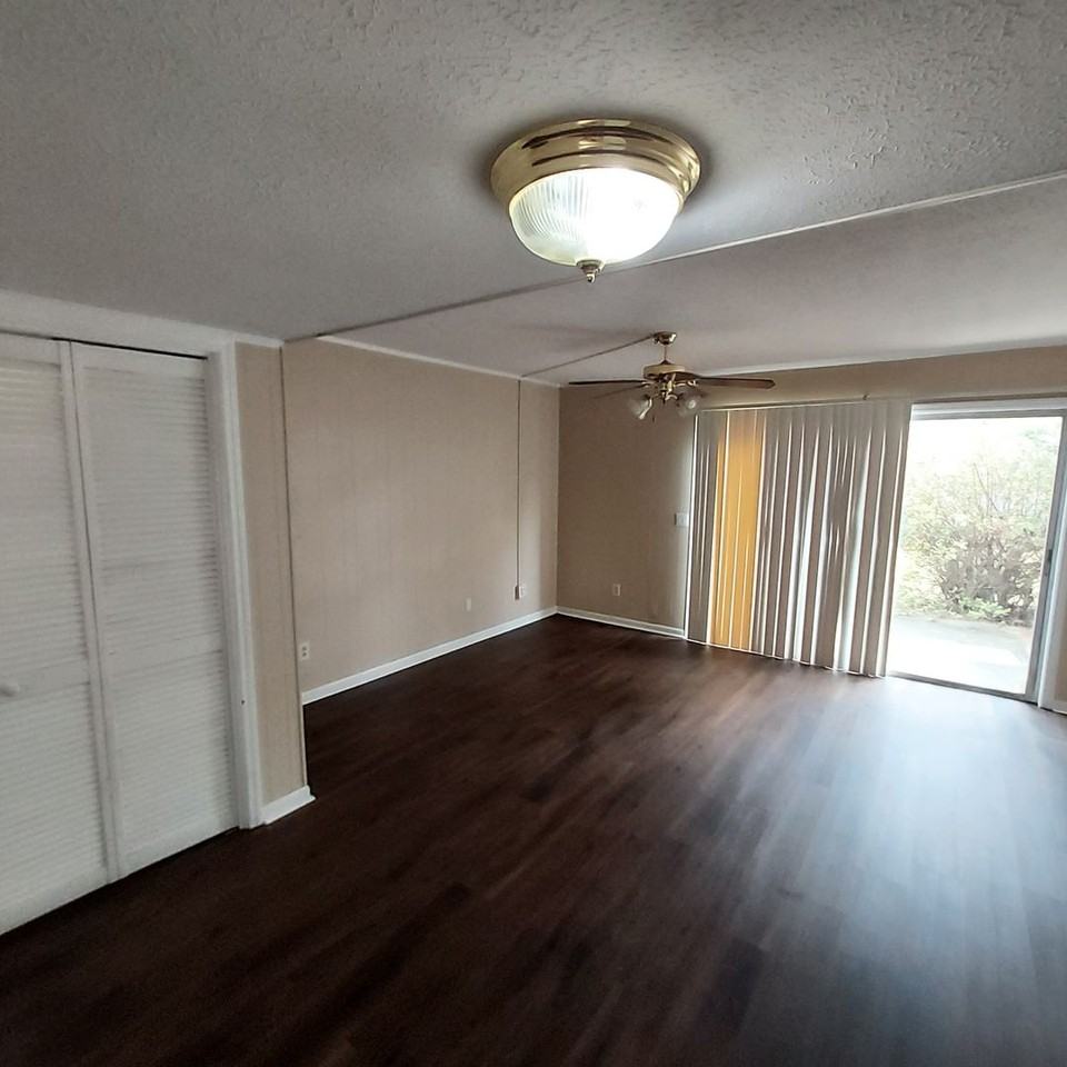 707 Loop Road - Photo 2 of 23