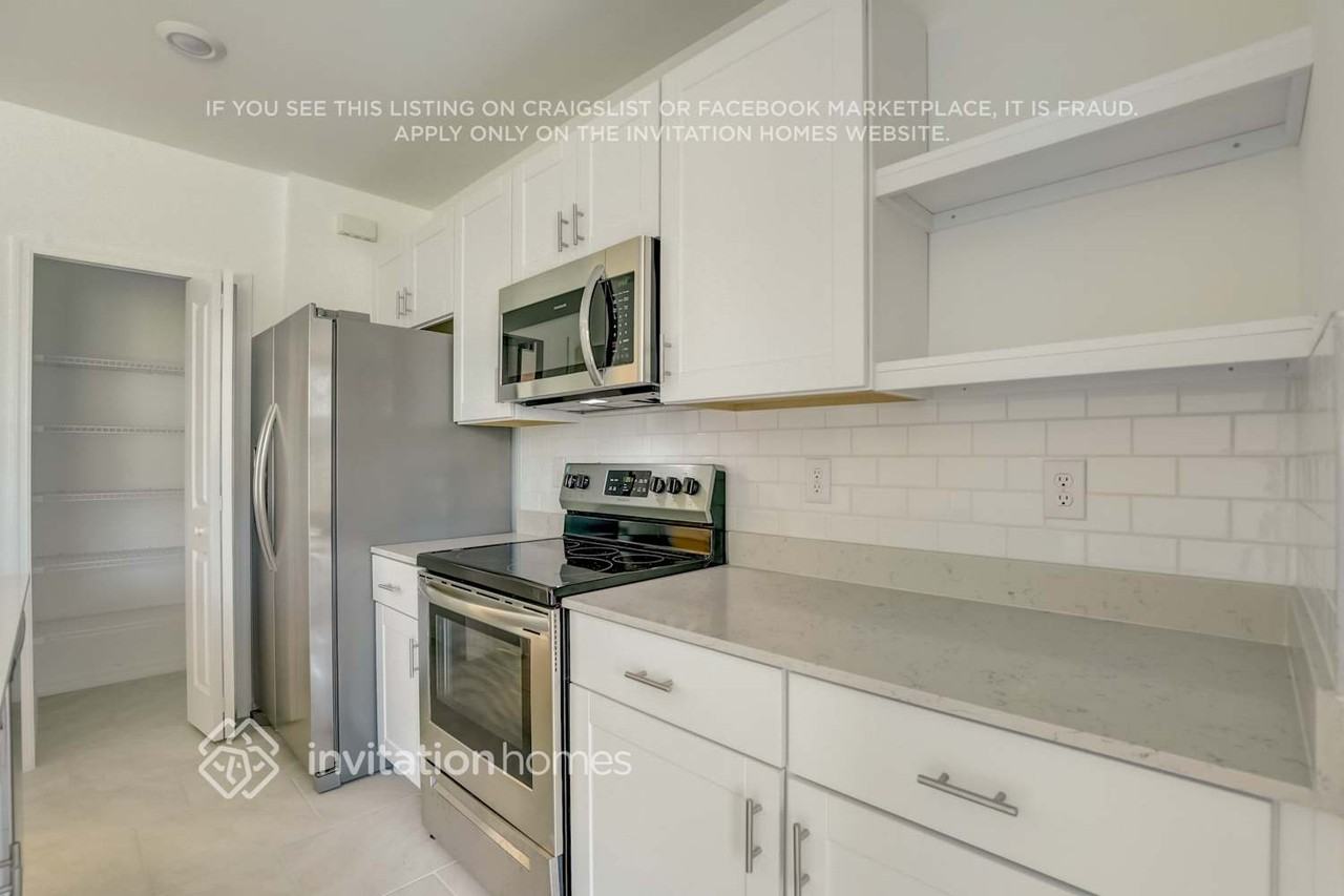 1897 E Landings Way - Photo 6 of 32