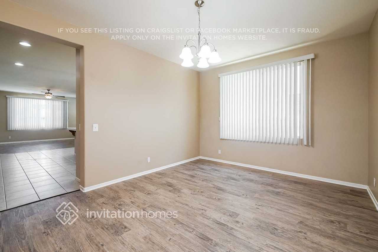 31864 Feather Creek Dr - Photo 7 of 15