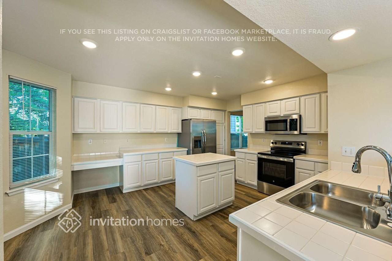 4511 N Blazingstar Trl - Photo 7 of 19