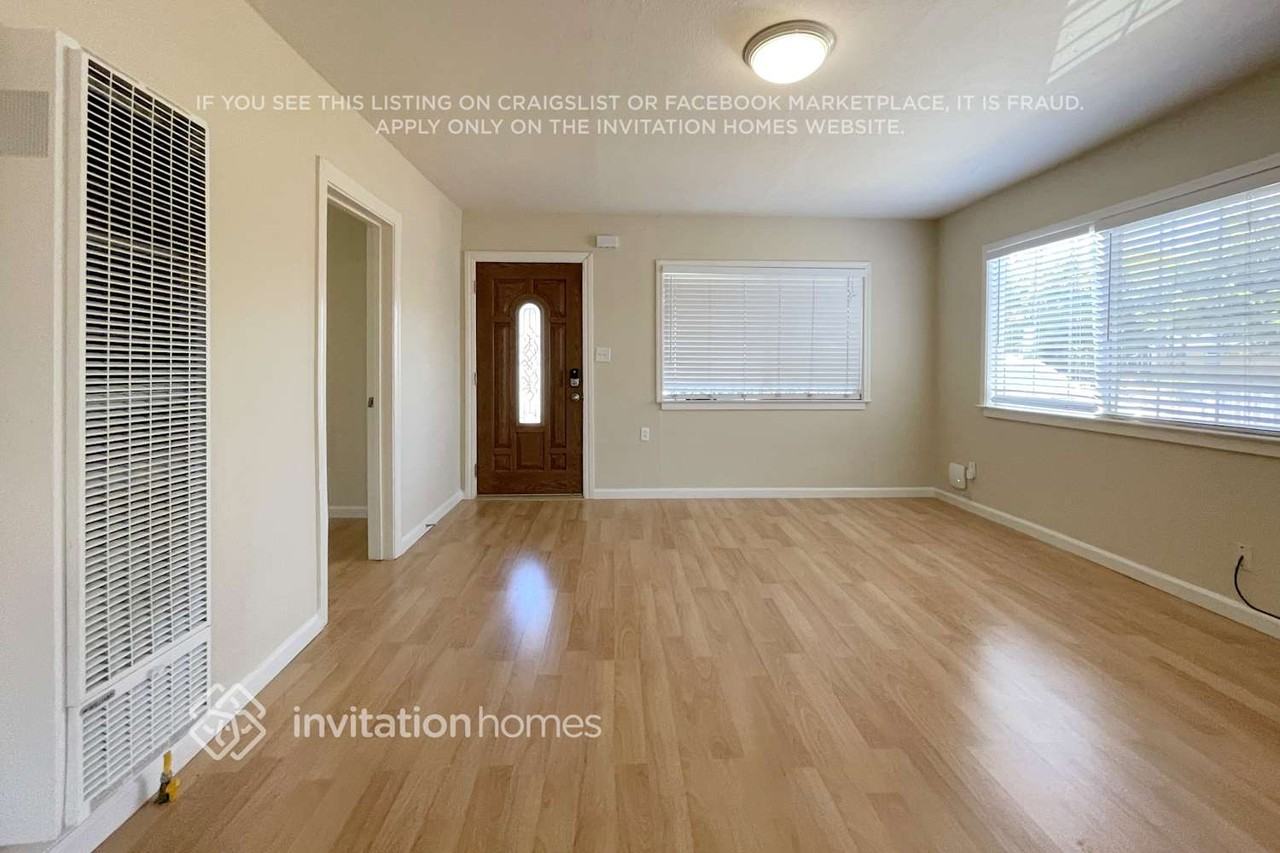 2817 13th St - Photo 2 of 20