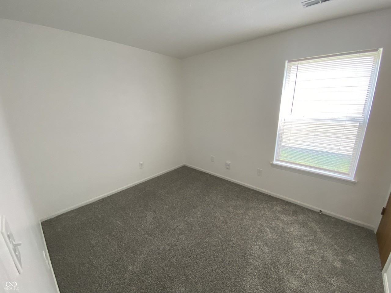 450 Ashby Dr - Photo 7 of 9