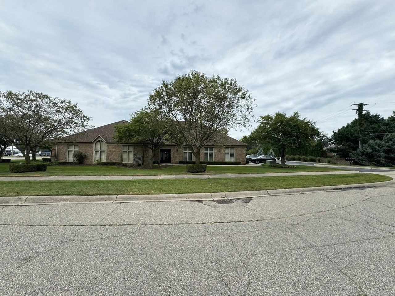 43120 Utica Rd - Photo 4 of 15