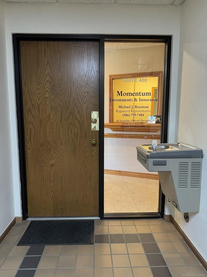 43120 Utica Rd - Photo 5 of 15