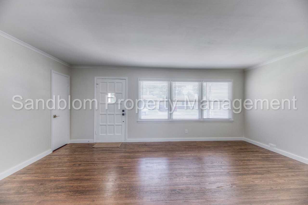 5169 S Troost Ave - Photo 4 of 18