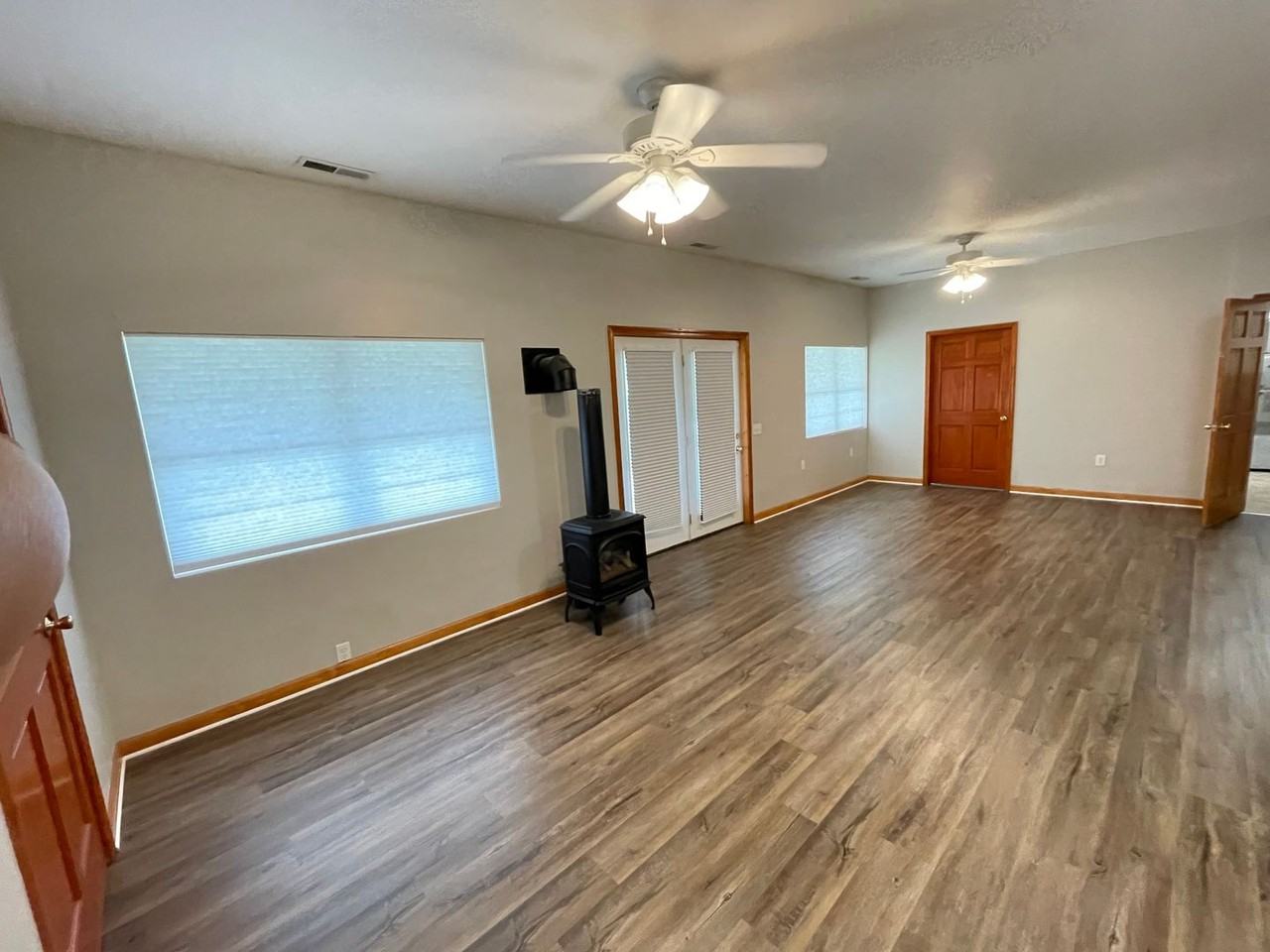 109 S Howard St - Photo 6 of 21