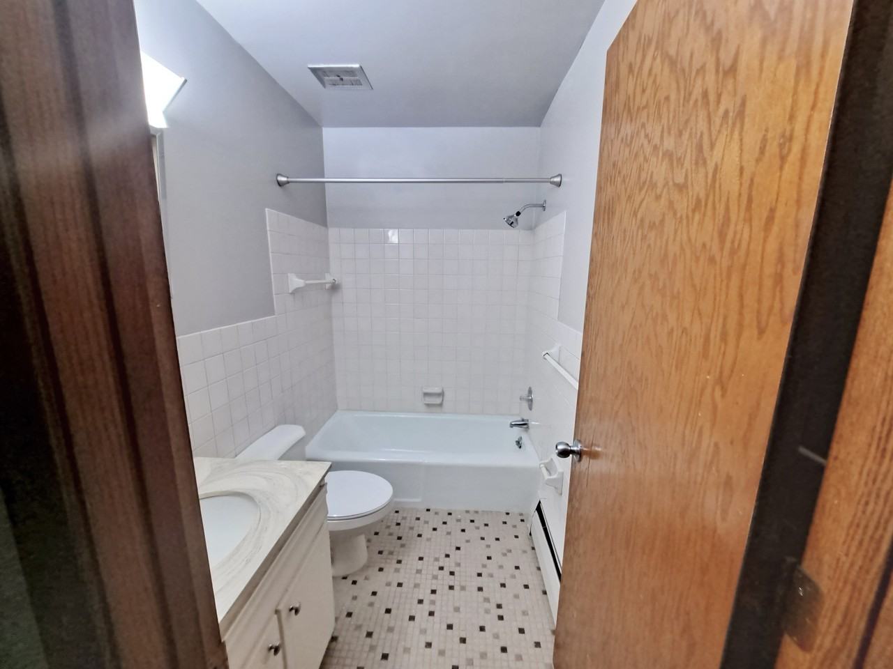 Lake Phalen Place - Photo 4 of 17