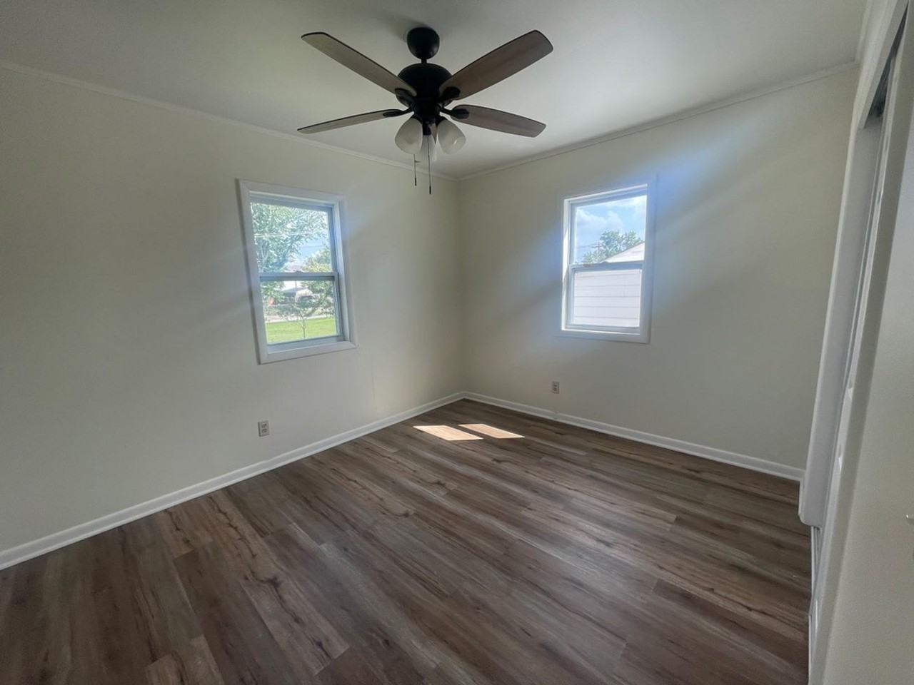 1023 36th St - Photo 6 of 20