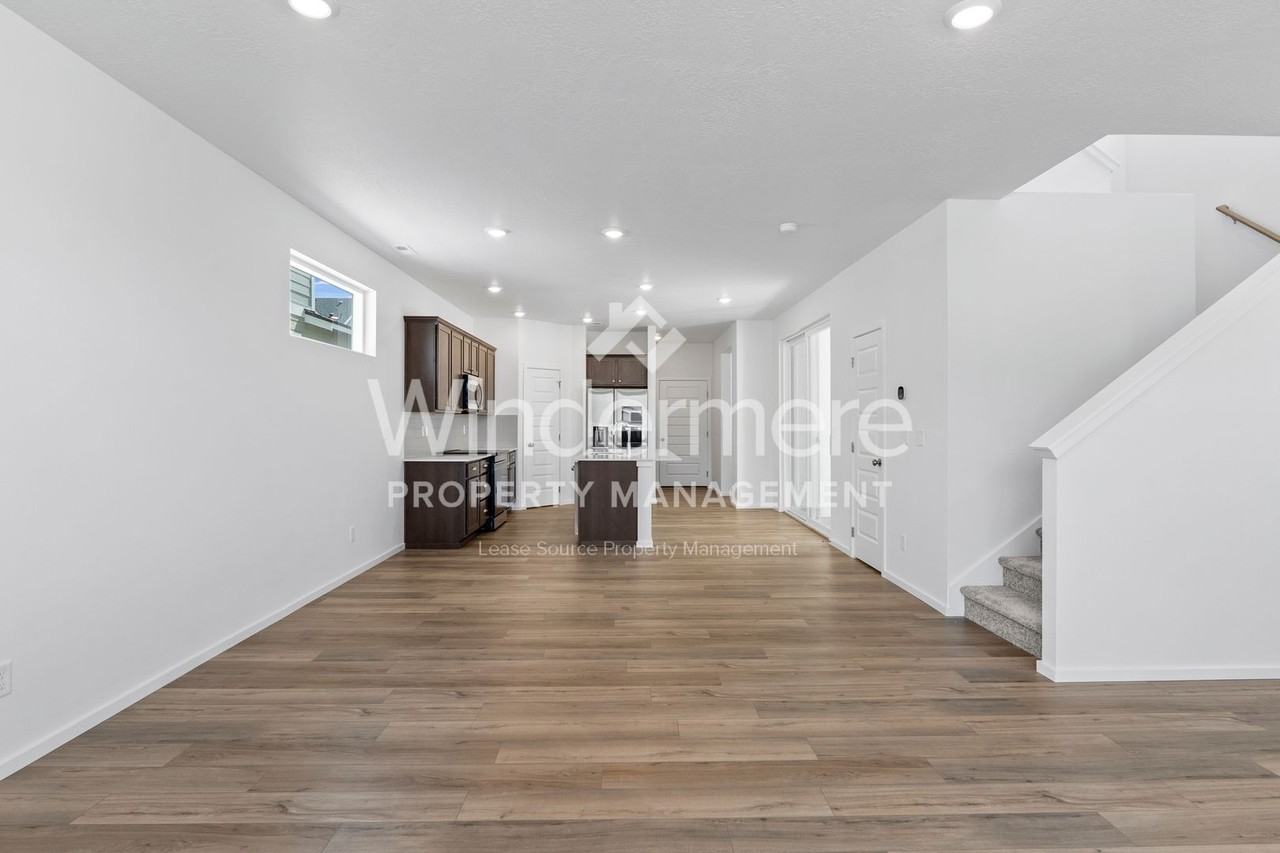 2749 N Talon Ln - Photo 5 of 32