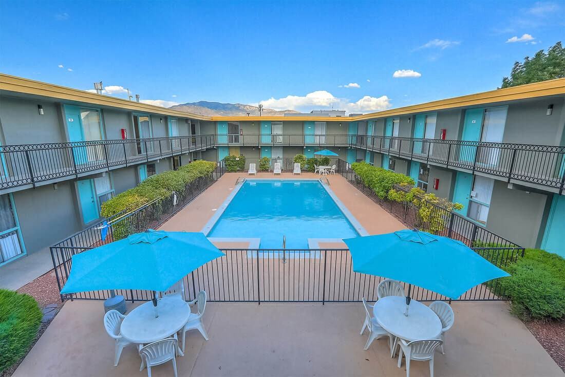 Uptown Horizon - Photo 6 of 13