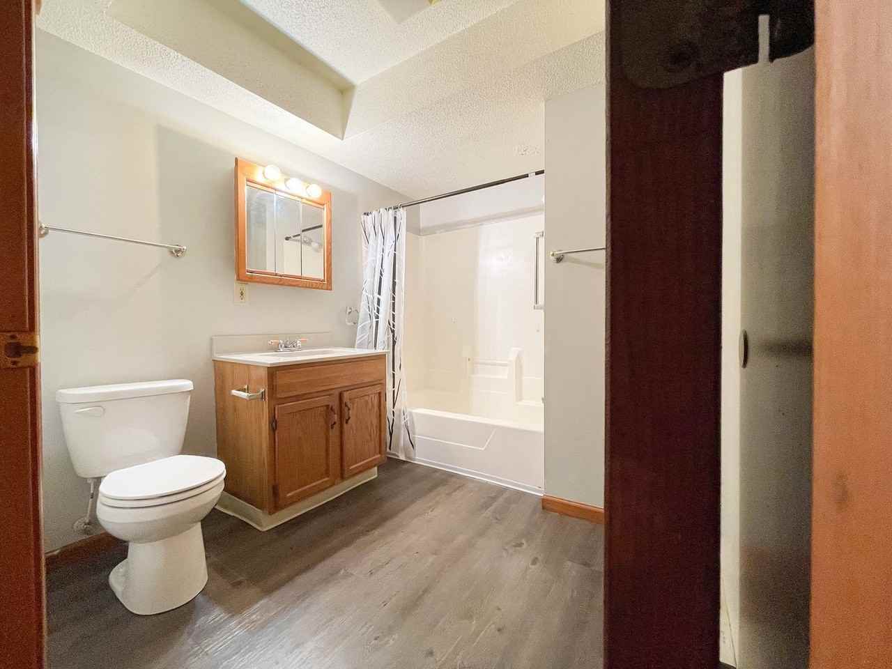 Spacious Northside Apartments - Photo 7 of 23