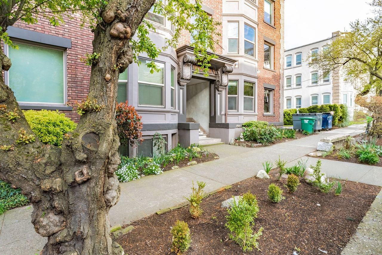 Qualman - Photo 2 of 10