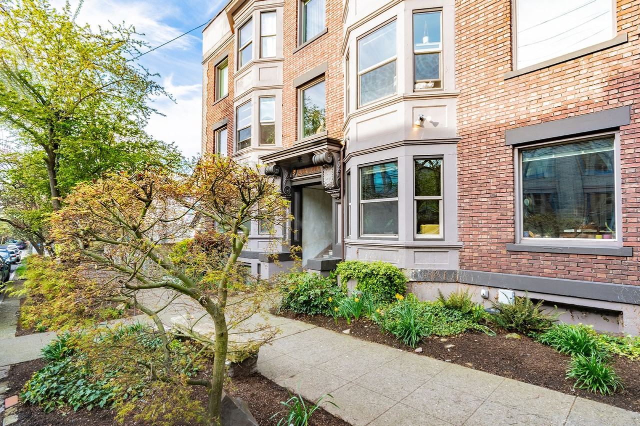 Qualman - Photo 3 of 10