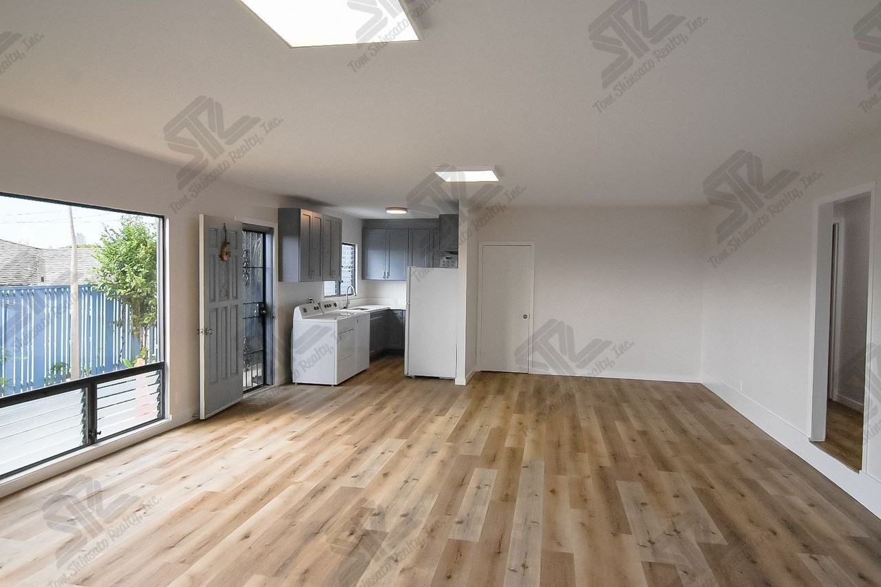 2222 Seaview Ave - Photo 4 of 24