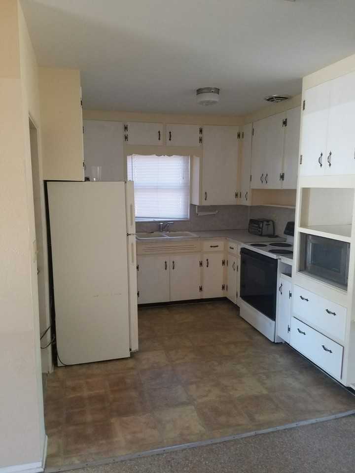 8029 25th Ave N - Photo 3 of 6