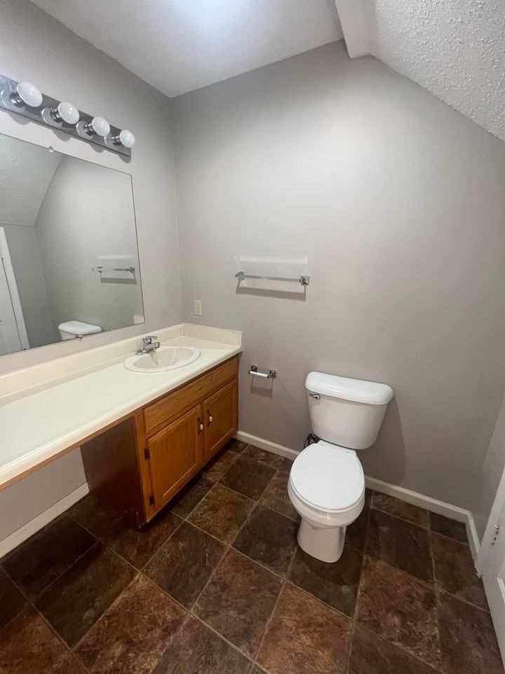 427 Mount Pelia Rd #9 - Photo 3 of 10