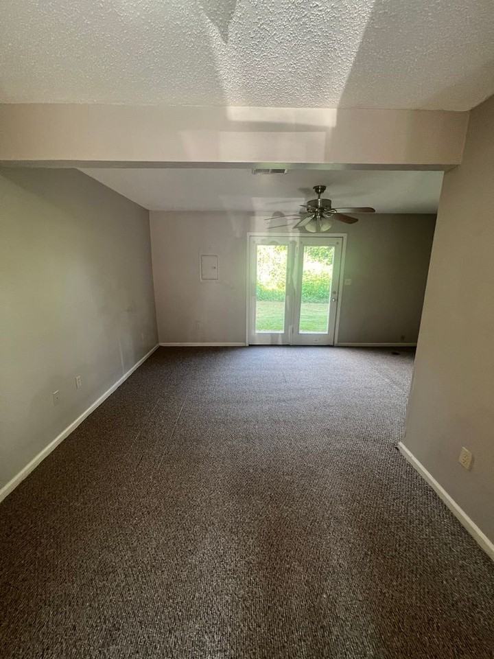 427 Mount Pelia Rd #9 - Photo 4 of 10