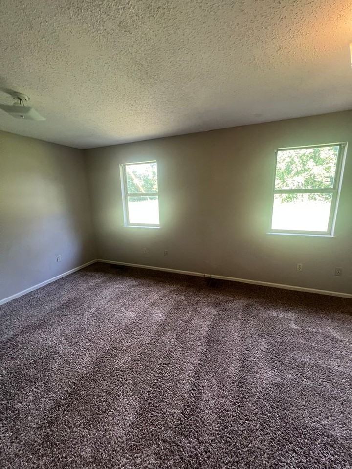 427 Mount Pelia Rd #9 - Photo 5 of 10