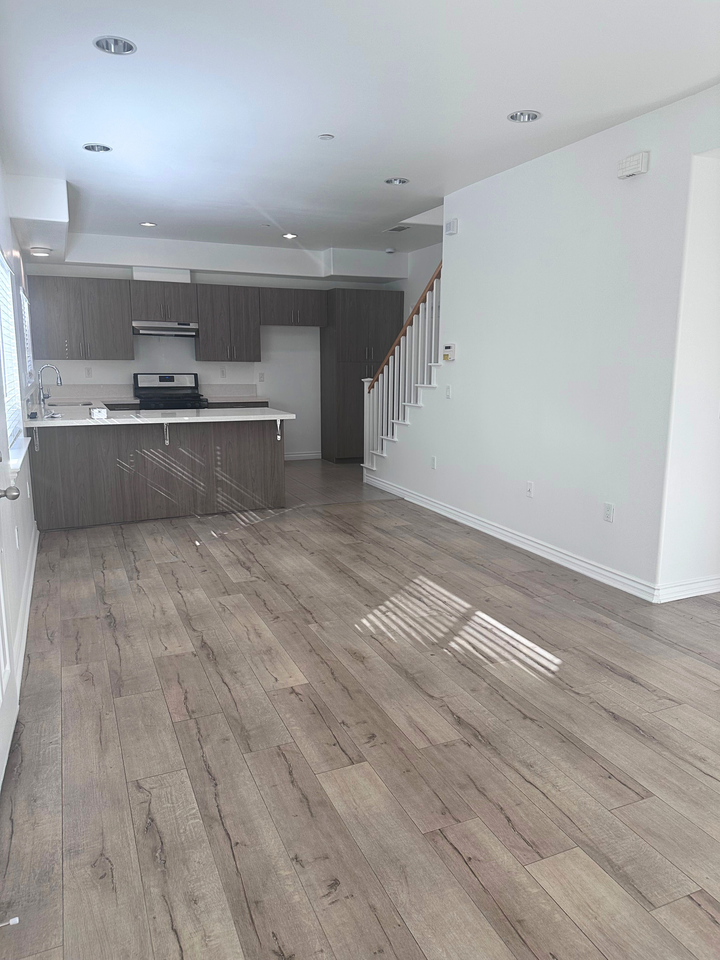 Big and Beautiful 4 bedroom, 3 bath + loft townhouse in gated community. Must see!! 11942 Terra Bella St. - Photo 3 of 17