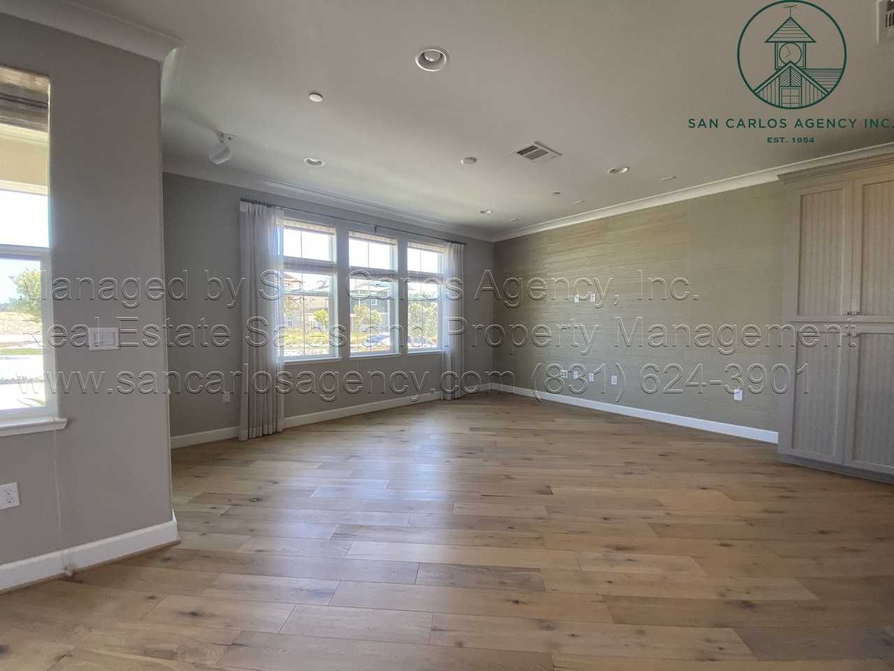 245 9th St - Photo 3 of 29