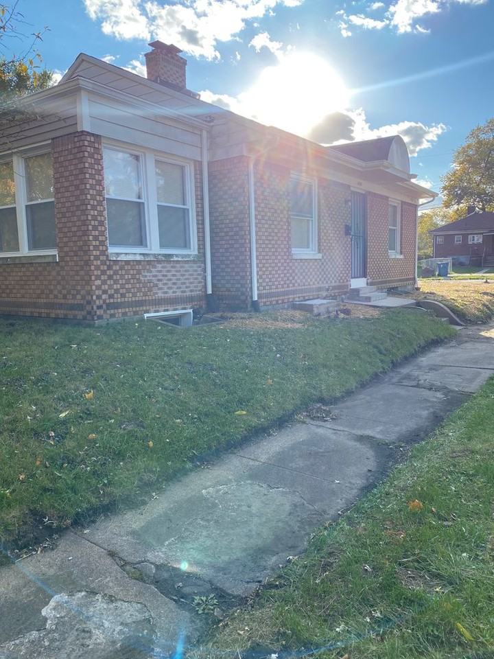 4200 Van Buren St - Photo 2 of 11