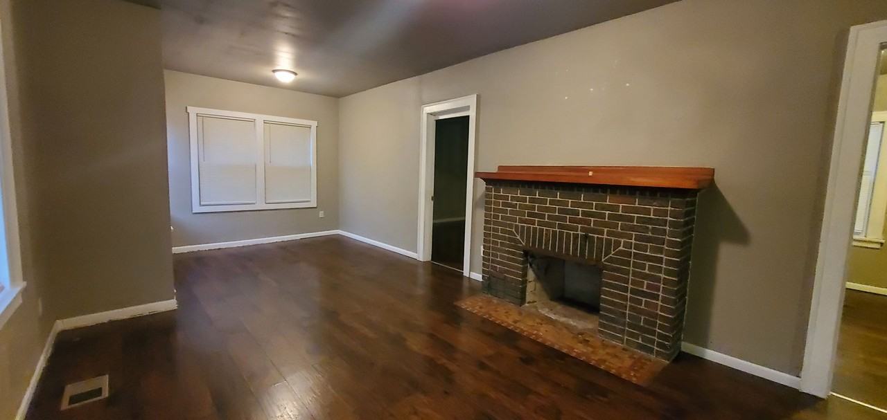 4200 Van Buren St - Photo 5 of 11
