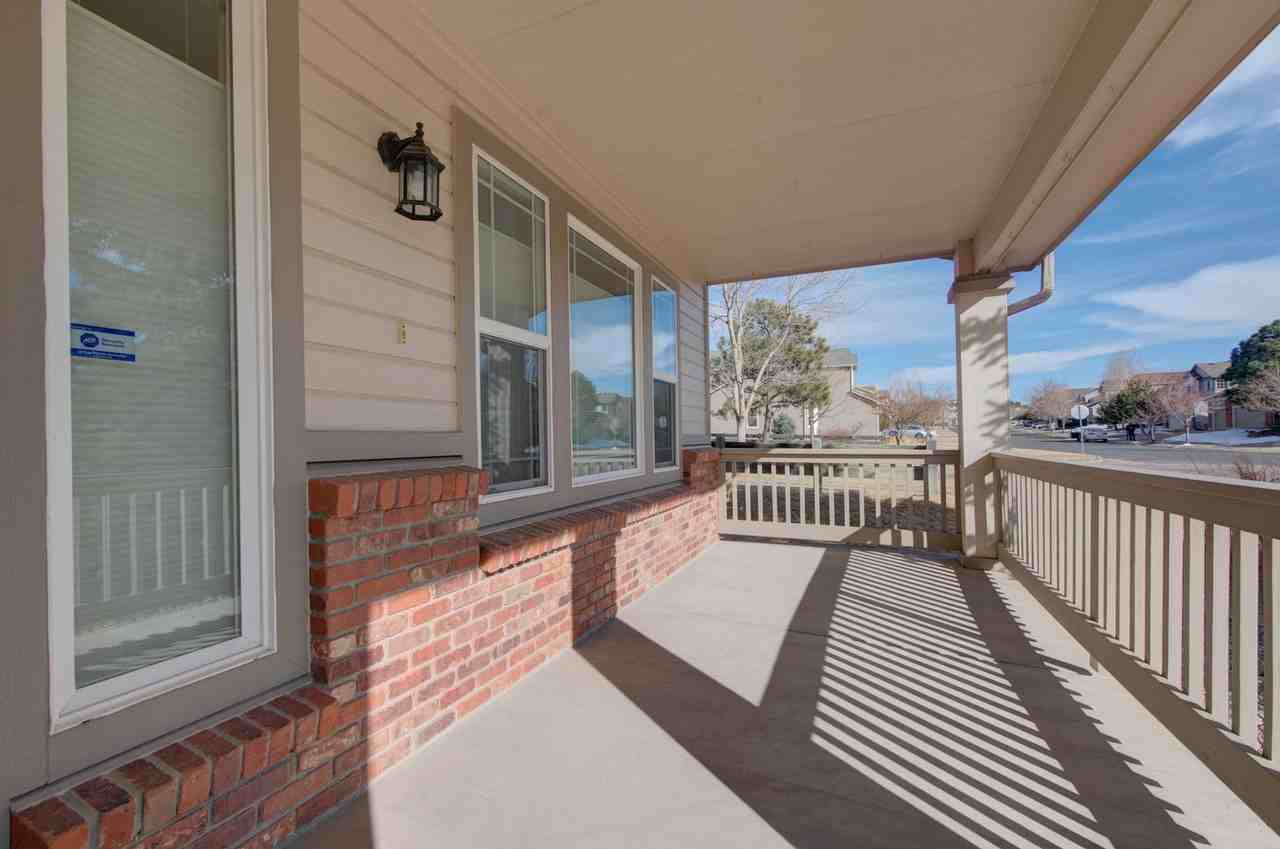 1352 Lookout Springs Dr - Photo 3 of 47