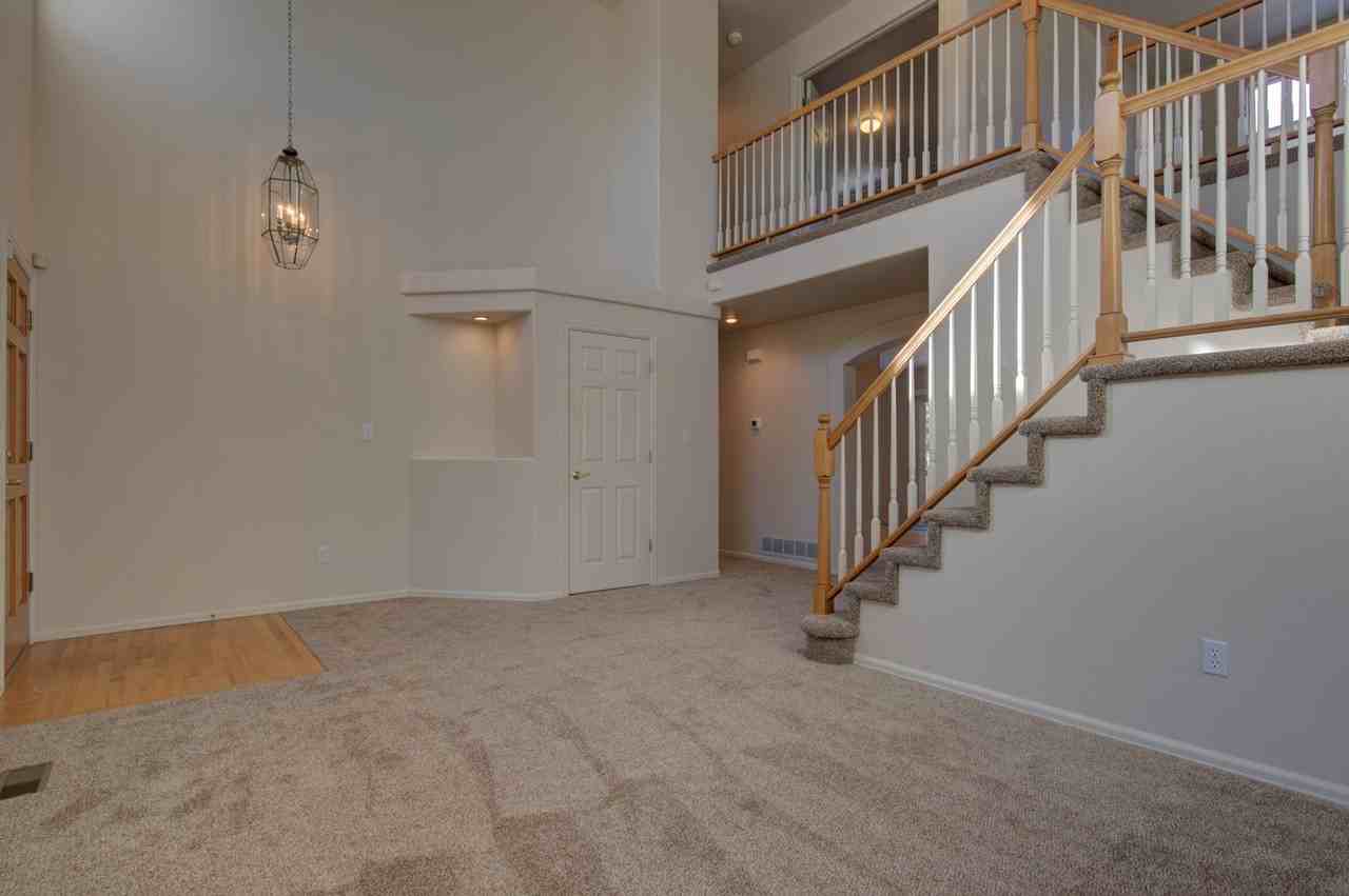 1352 Lookout Springs Dr - Photo 5 of 47