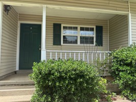 featured image of 1417 N Greenwich Ave