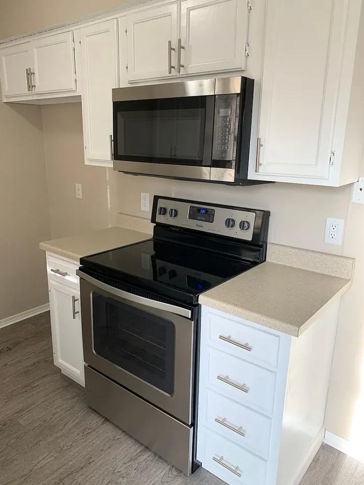 4728 S Ironwood Ave - Photo 3 of 10