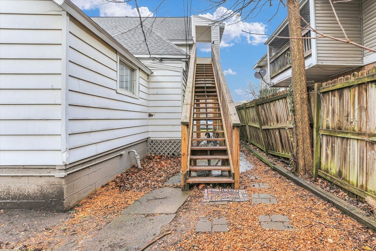 207 W William St #2 - Photo 3 of 14