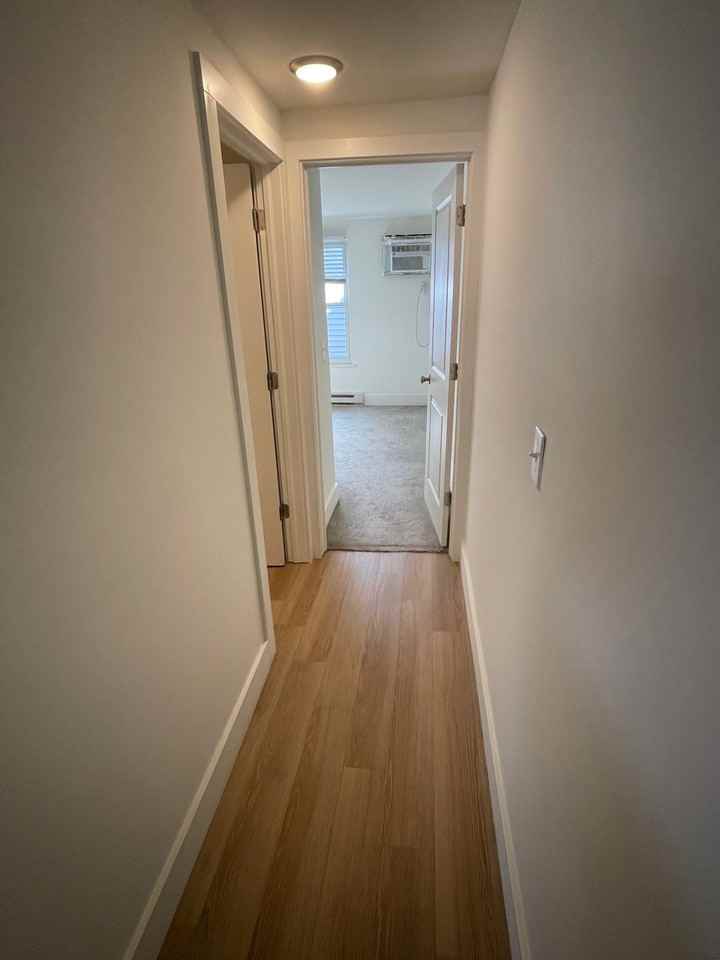 419 E 7th - Photo 4 of 9