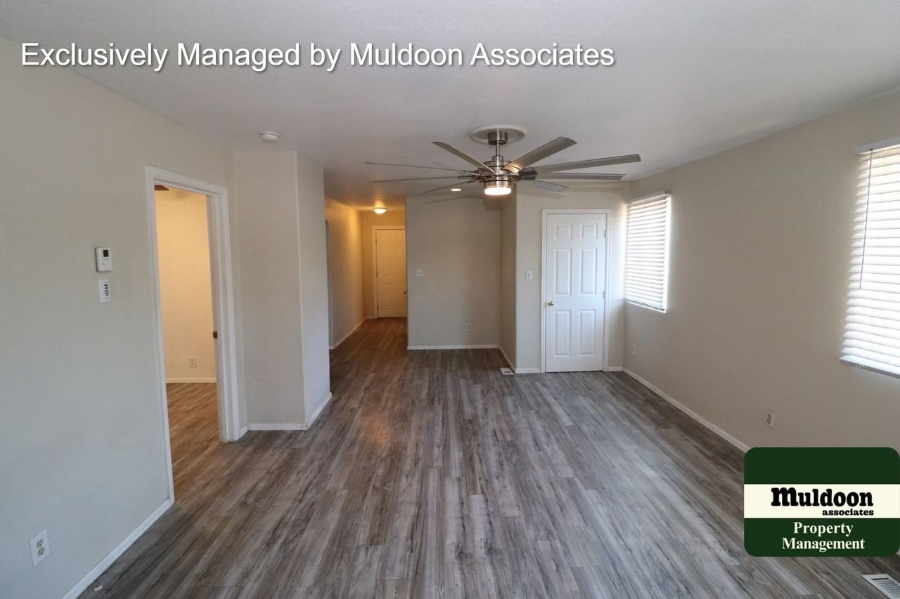 1240 Van Buren St - Photo 5 of 9