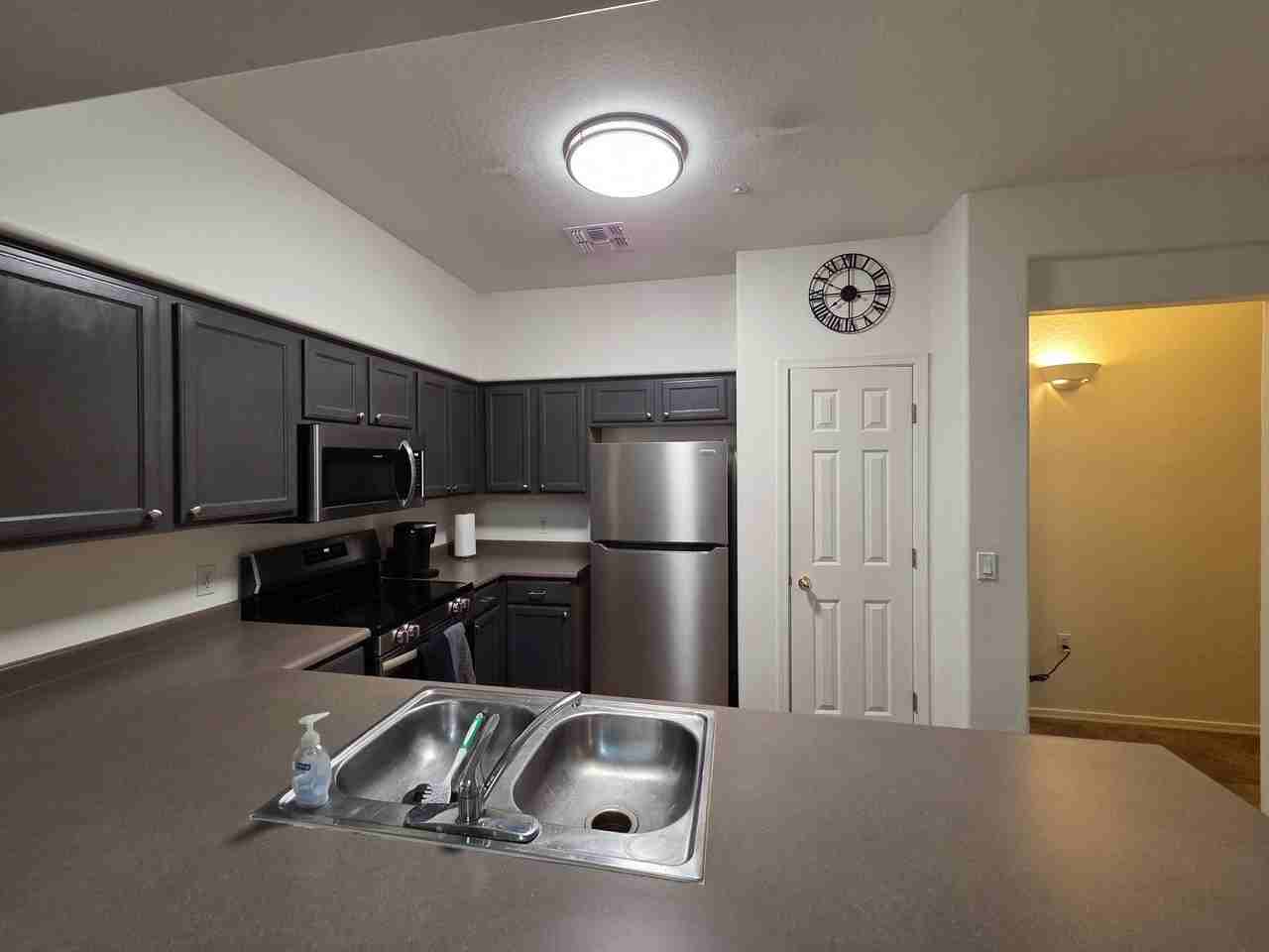 525 N Miller Rd #123 - Photo 6 of 20