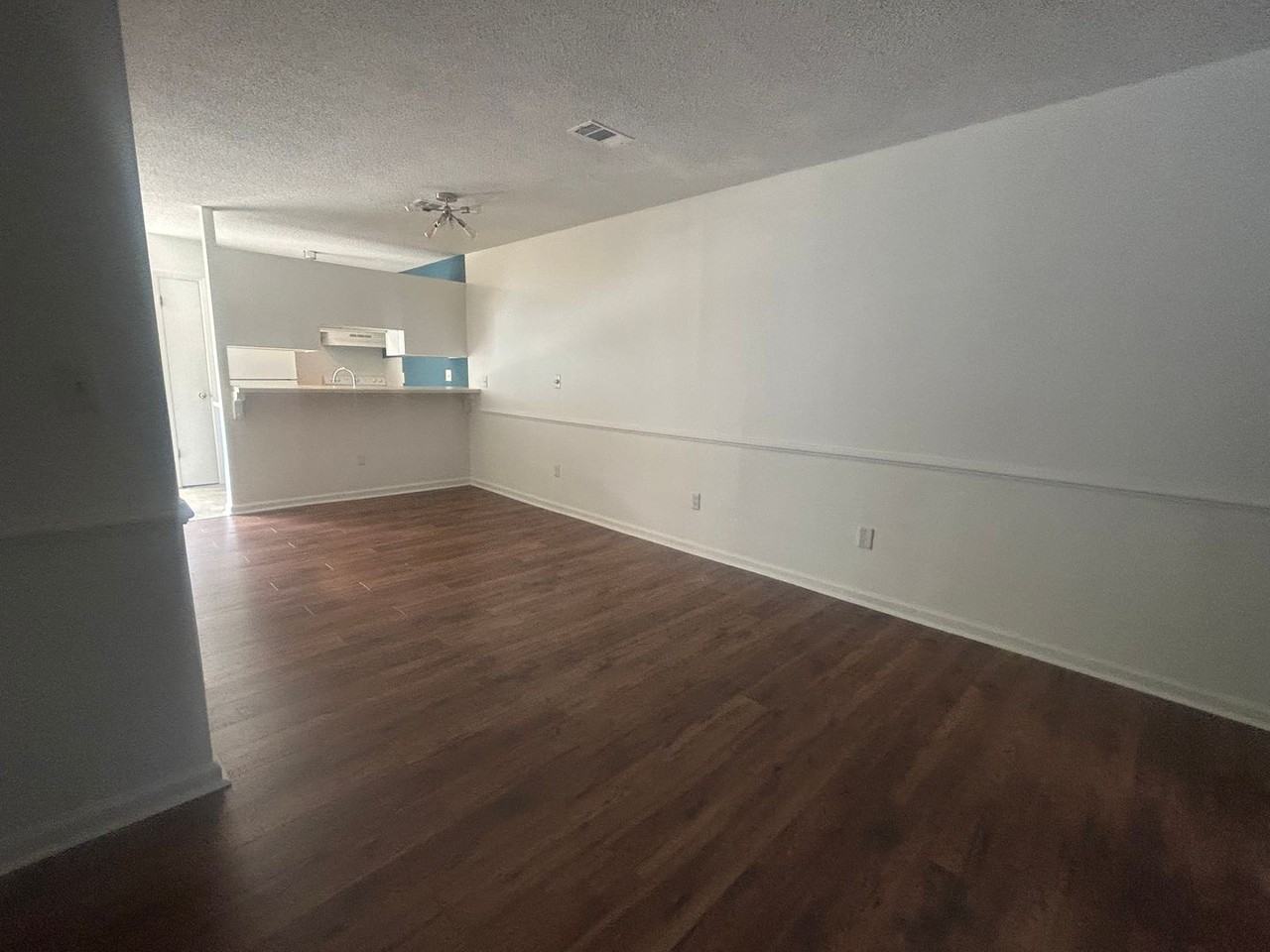 3235 W Wimbledon Dr - Photo 3 of 8