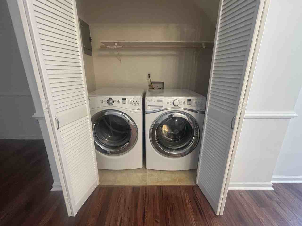 3235 W Wimbledon Dr - Photo 4 of 8