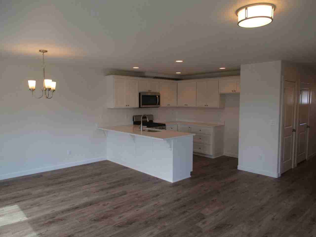 377 Nw Denton Ave - Photo 3 of 26