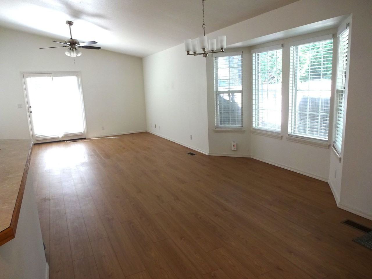 9557 W Edna St - Photo 2 of 17