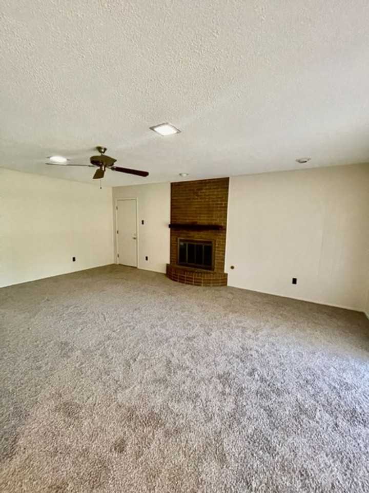 5412 Lake Crest Dr - Photo 5 of 18