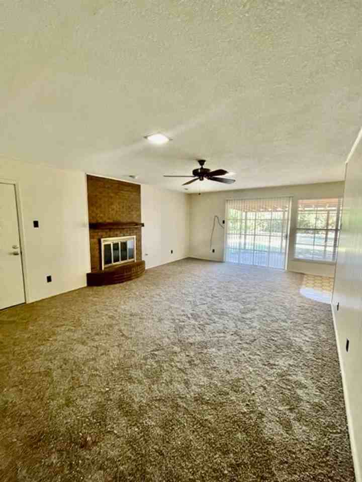 5412 Lake Crest Dr - Photo 6 of 18