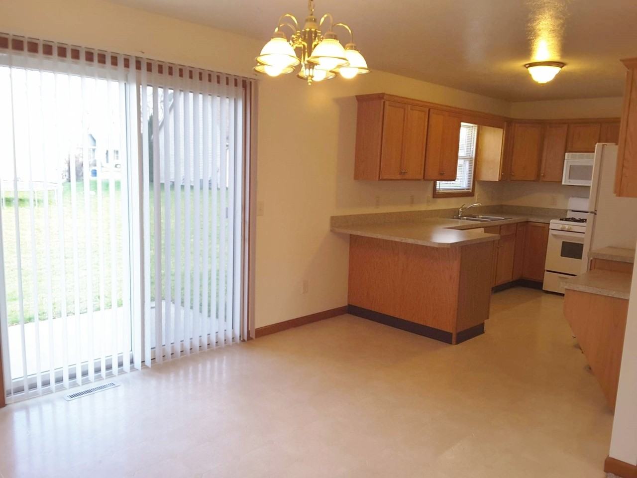 508 Heritage Dr - Photo 3 of 16