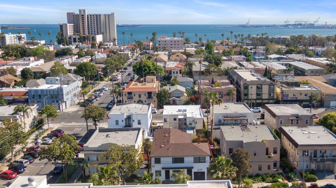 1620 E Appleton Street - Photo 4 of 6