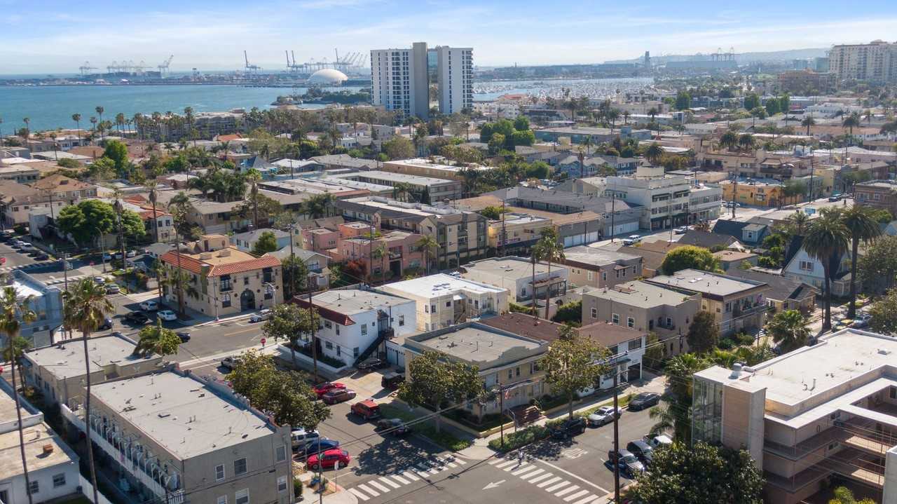 1620 E Appleton Street - Photo 5 of 6