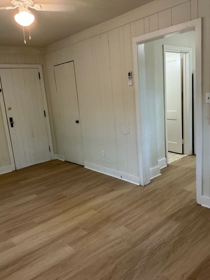 2070 Prince Ave - Photo 5 of 13