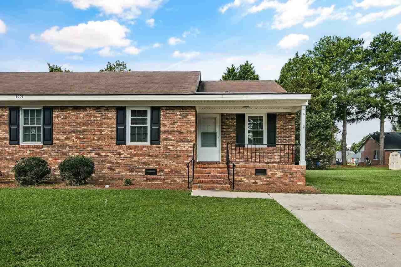 3007B Buckingham Rd Nw - Photo 2 of 31