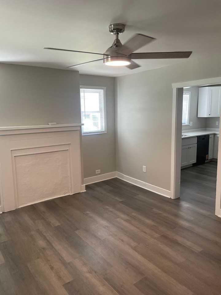 1002 Cayuga St - Photo 2 of 7