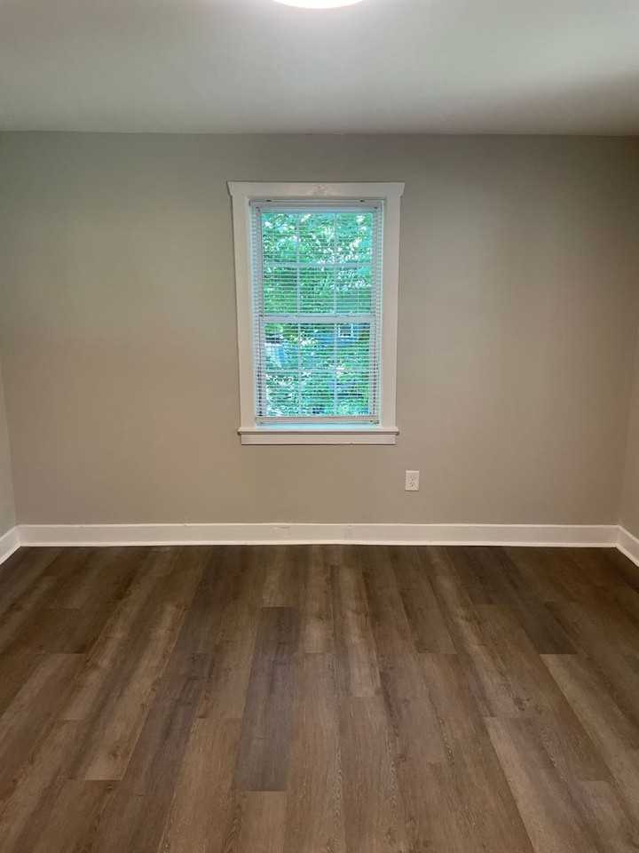 1002 Cayuga St - Photo 3 of 7