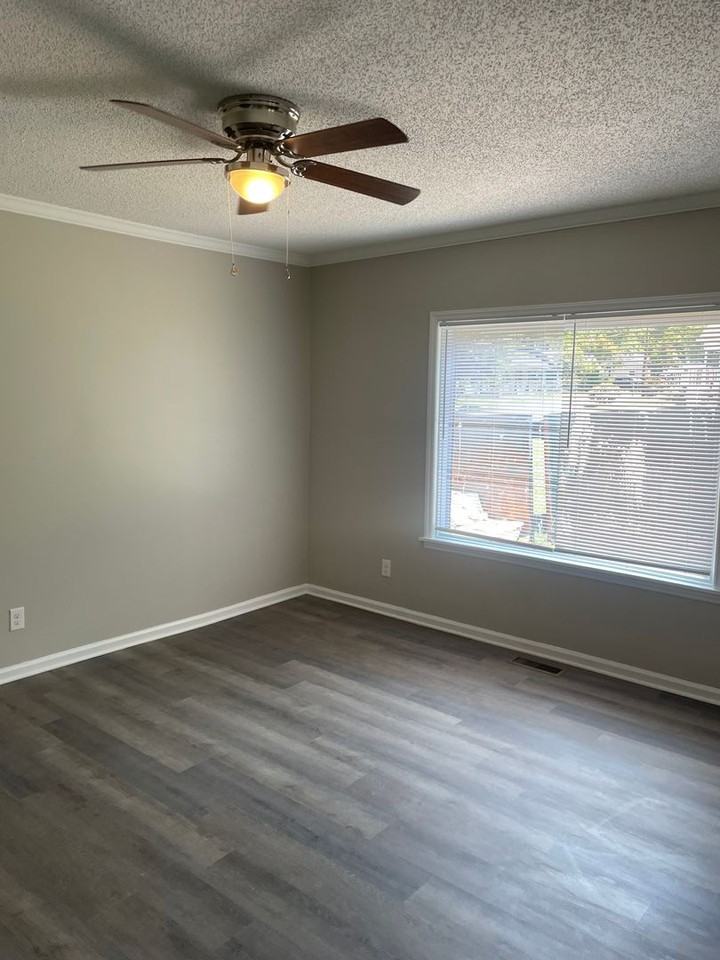 1014 Cayuga St - Photo 2 of 9